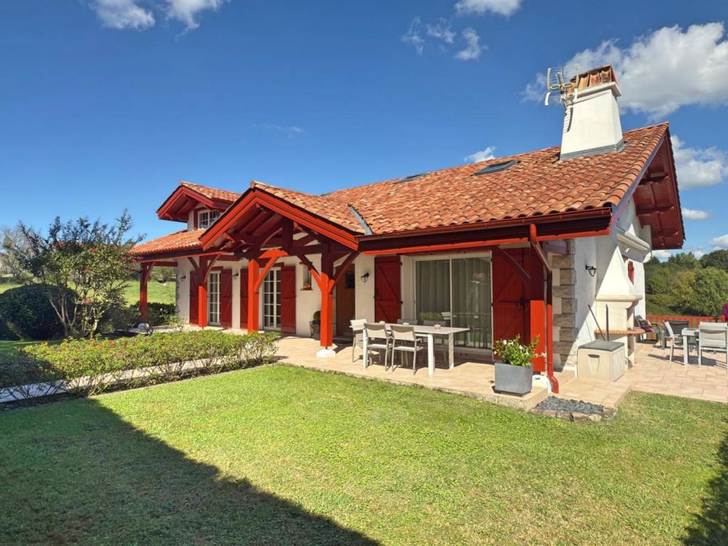 maison-4 chambres-piscine-terrasse-ustaritz