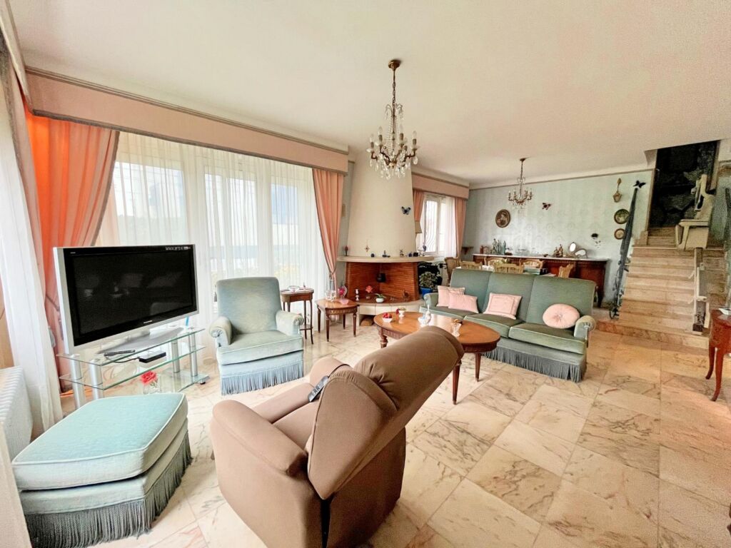 maison-6 pieces-terrasse-jardin-garage