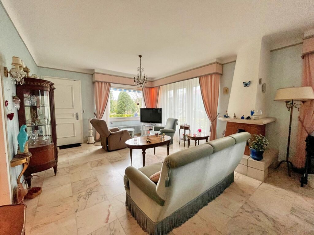 maison-6 pieces-terrasses-jardin-garage