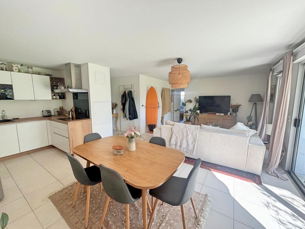 appartement-proche centre-calme-terrasse-jardin-parking