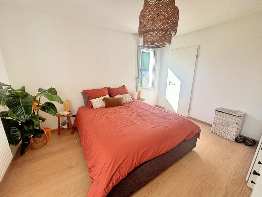 appartement-proche centre-calme-terrasse-jardin-parking